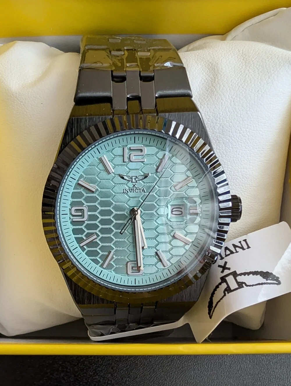 Invicta Turquoise Specialty Watch Plus Travel Case & Racing Keychain!